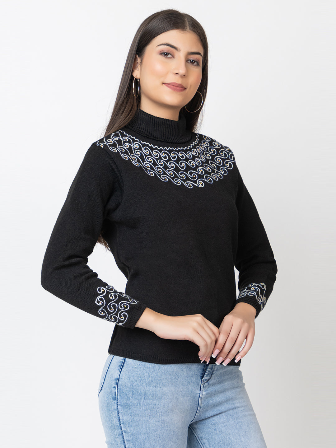 EMBROIDERED SWEATER FOR LADIES