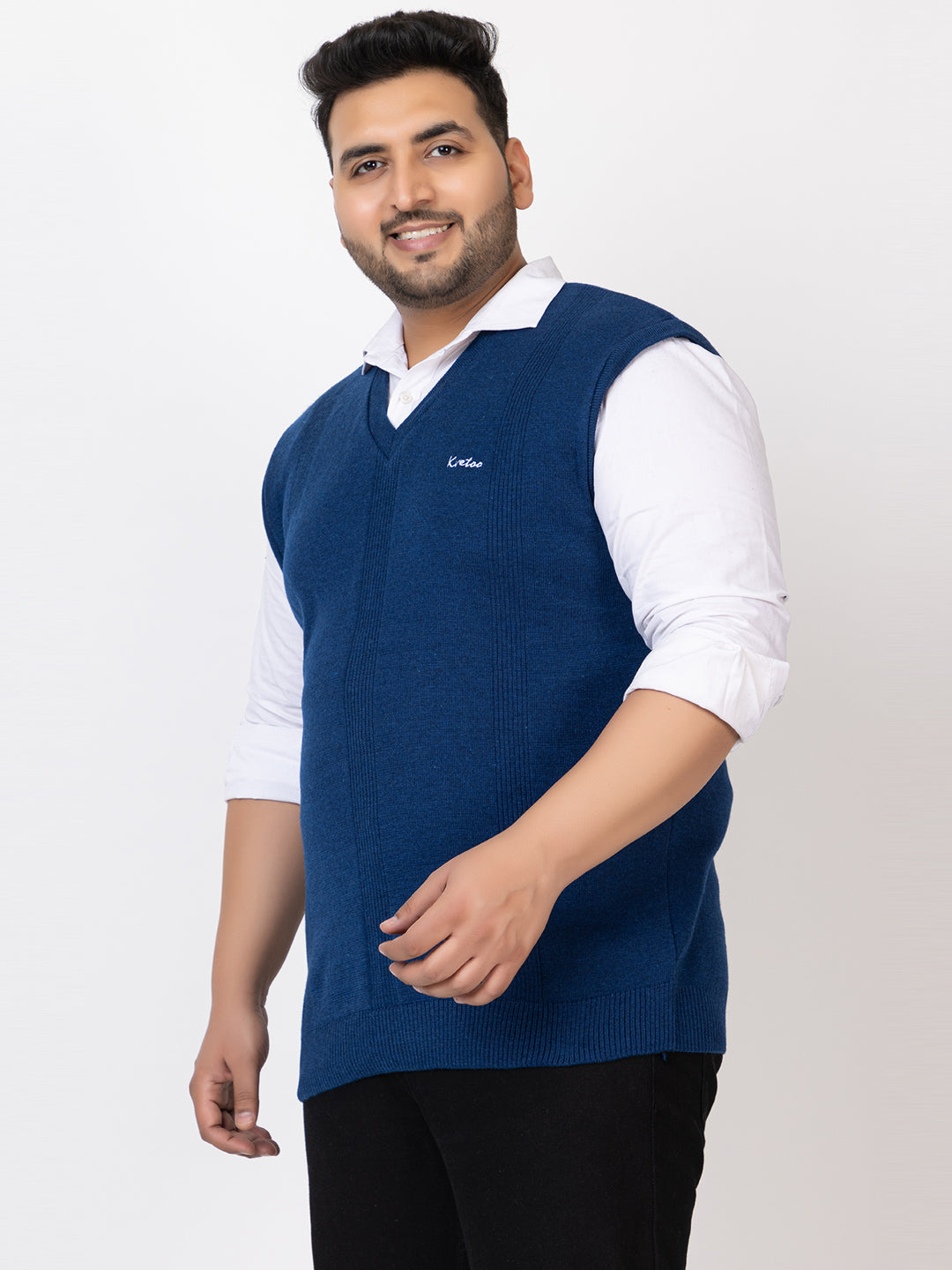 MEN V NECK SLEEVELESS PLAIN PLUS SIZE SWEATER