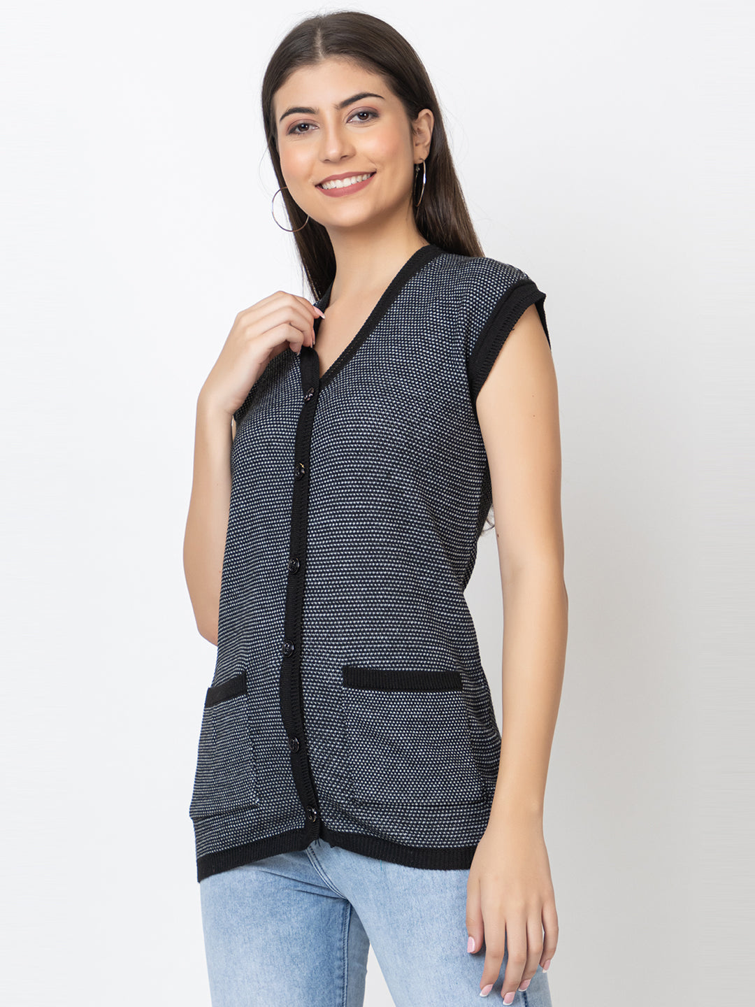 SLEEVELESS SWEATER FOR LADIES