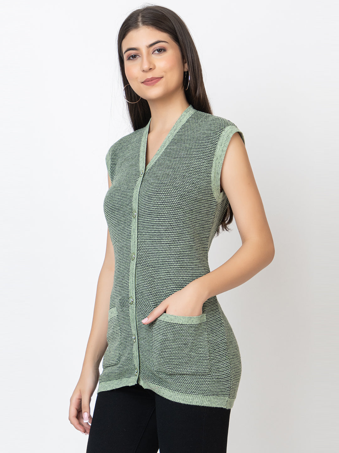 SLEEVELESS SWEATER FOR LADIES