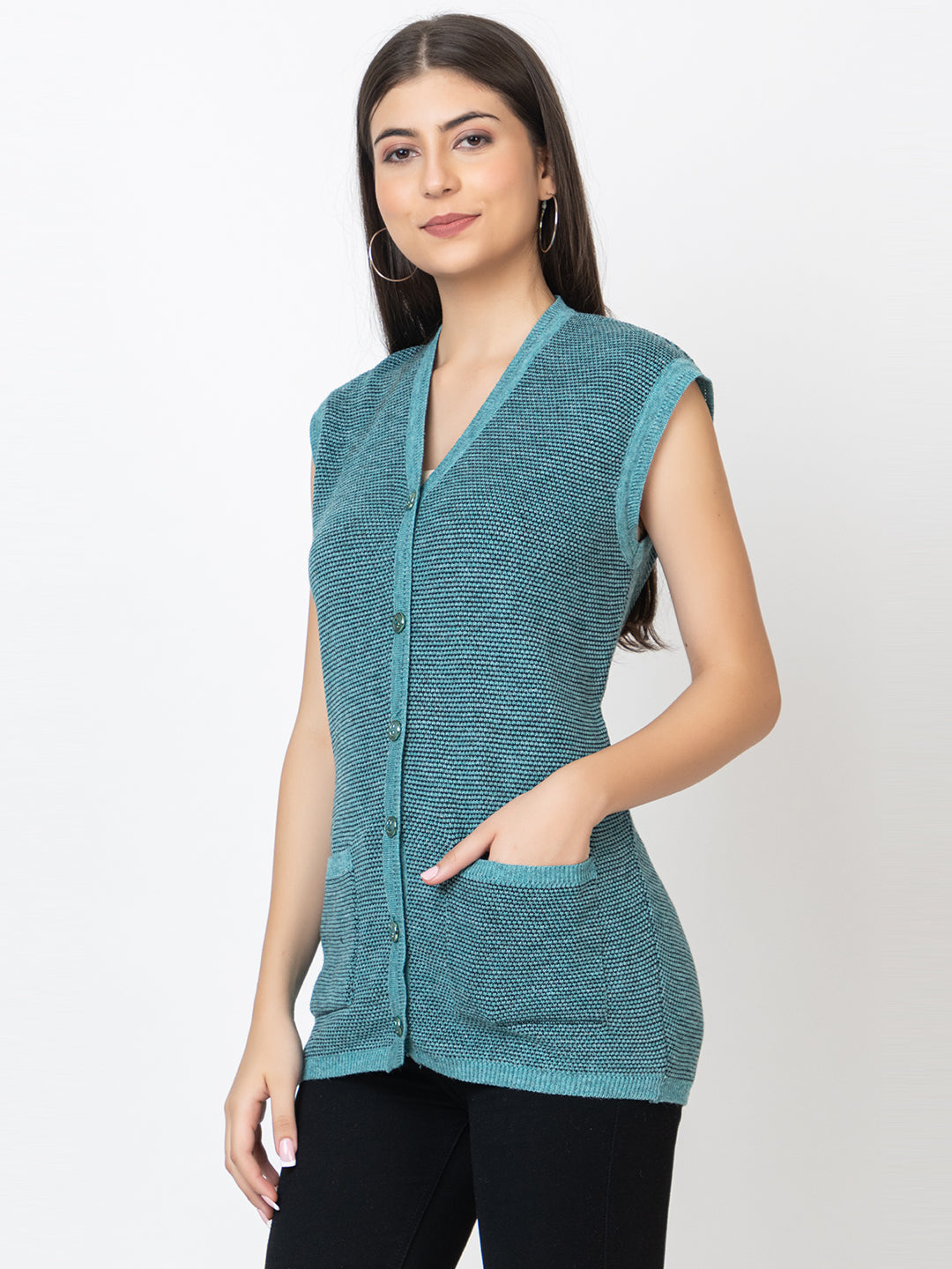 SLEEVELESS SWEATER FOR LADIES